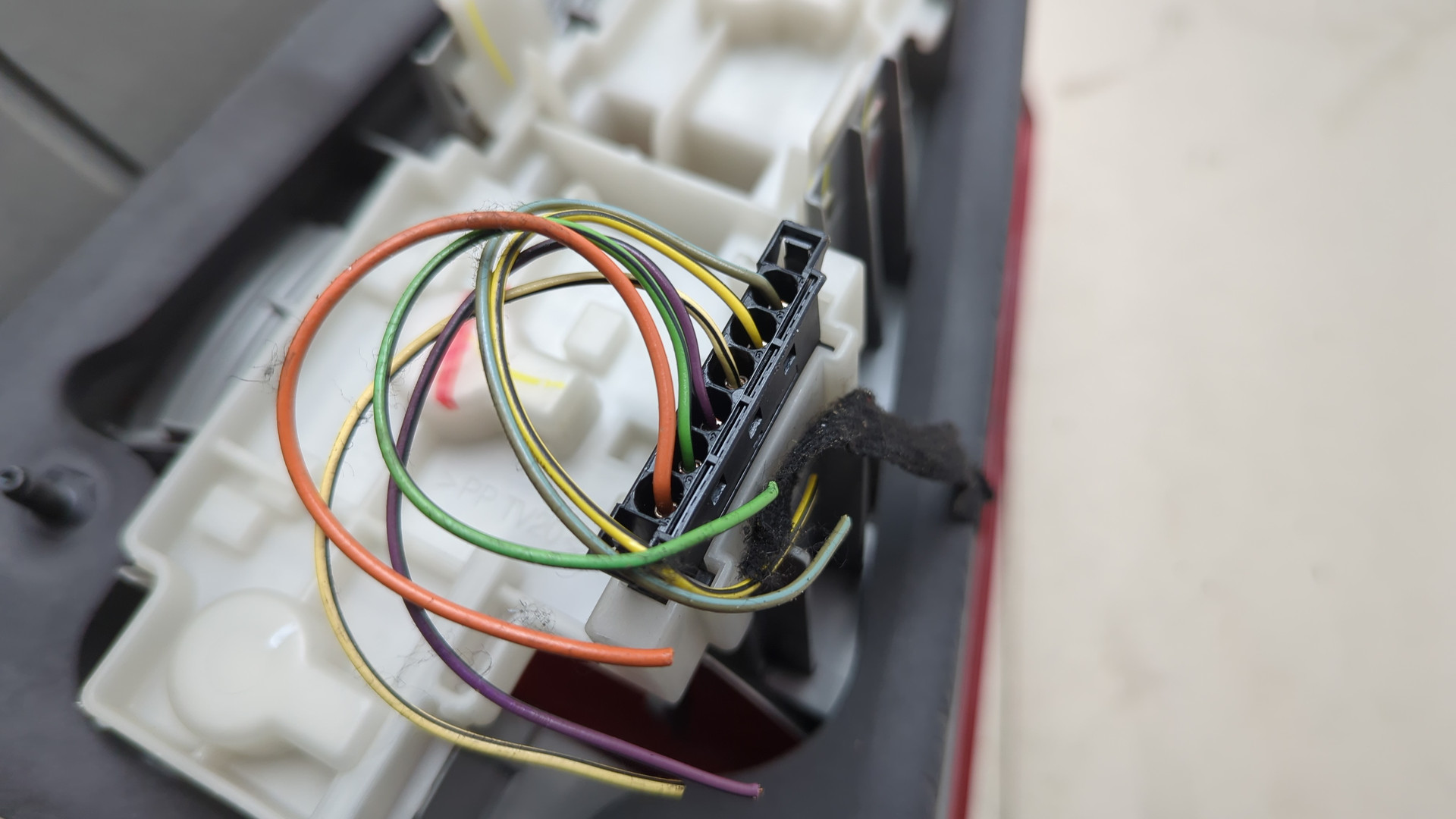 Фонарь задний правый