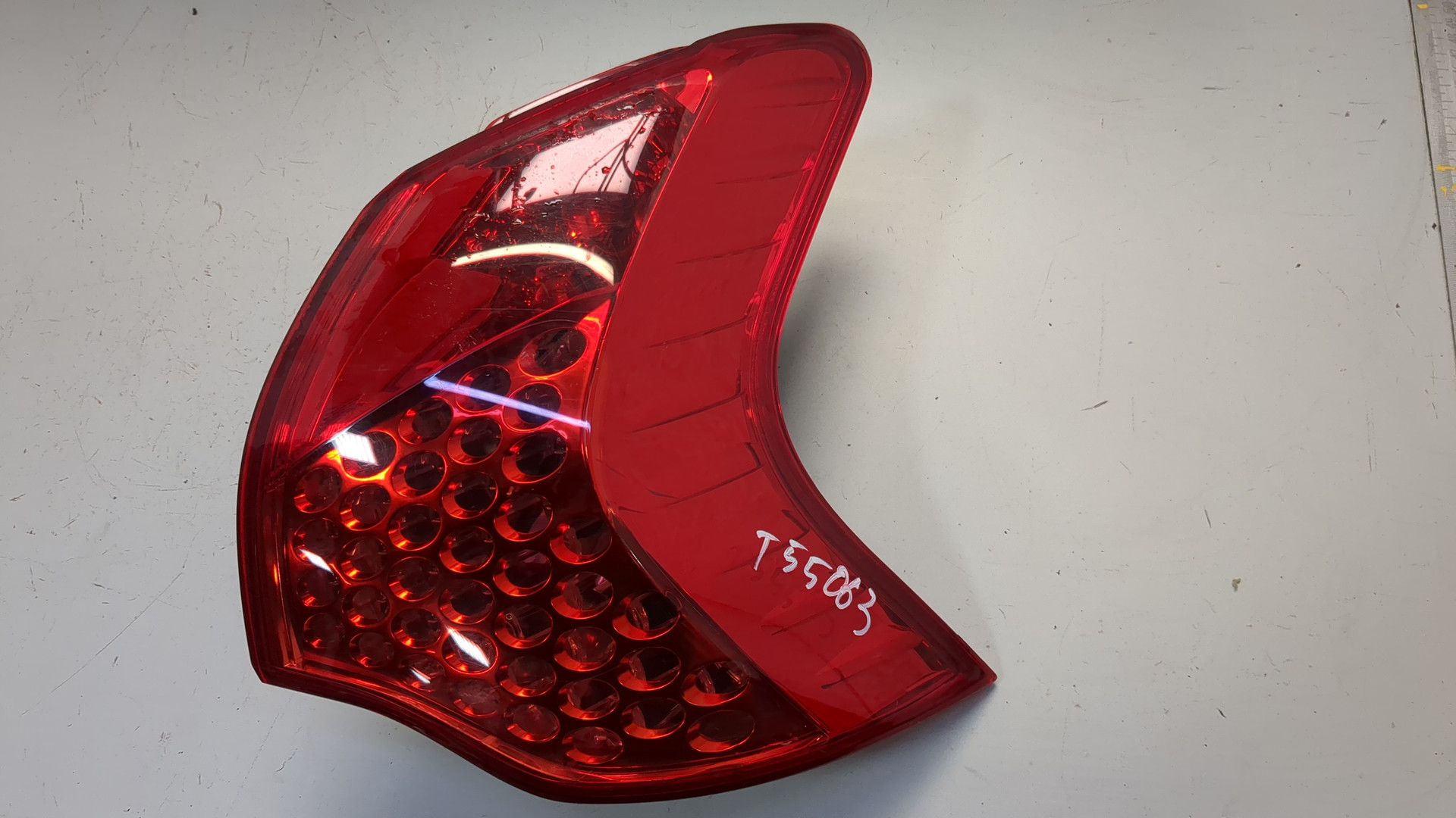 Фонарь задний правый