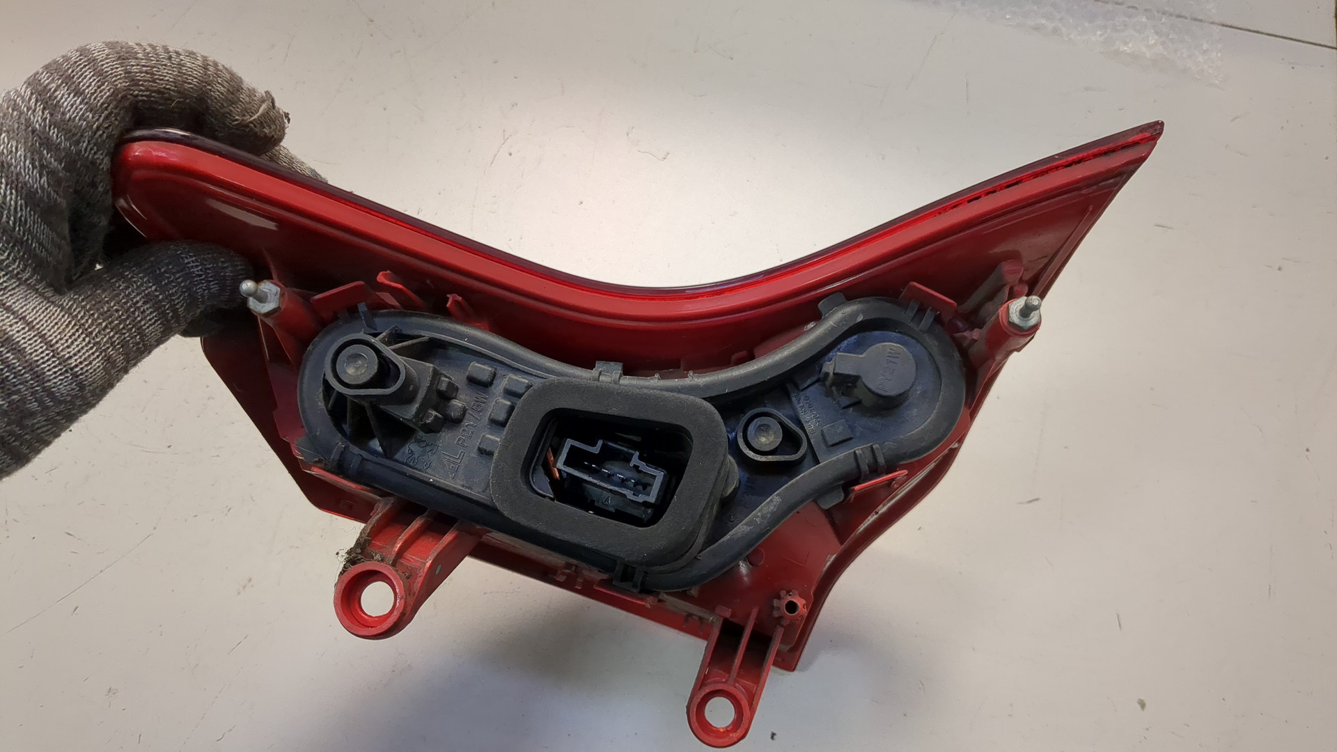 Фонарь задний левый