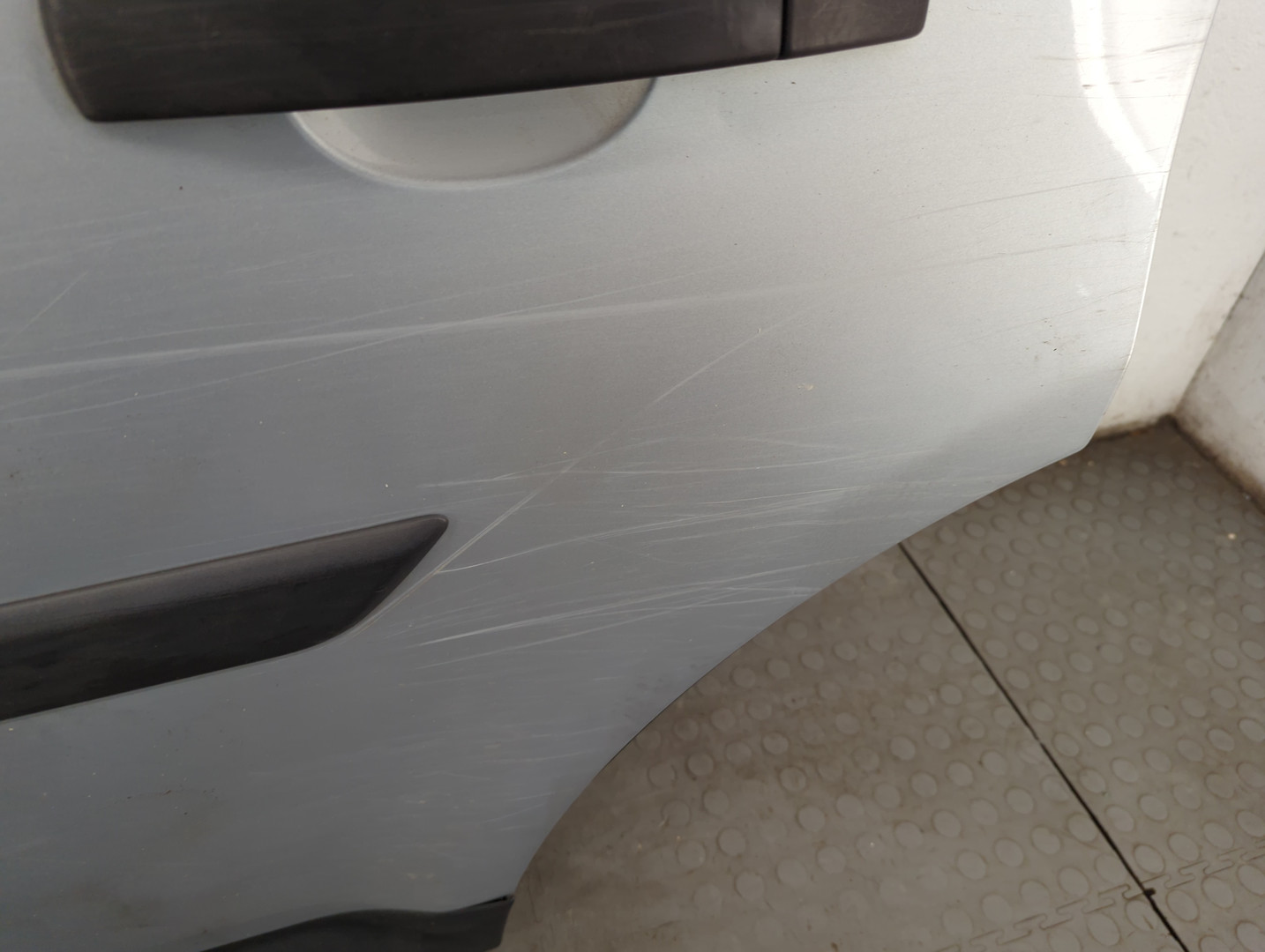 Дверь задняя левая