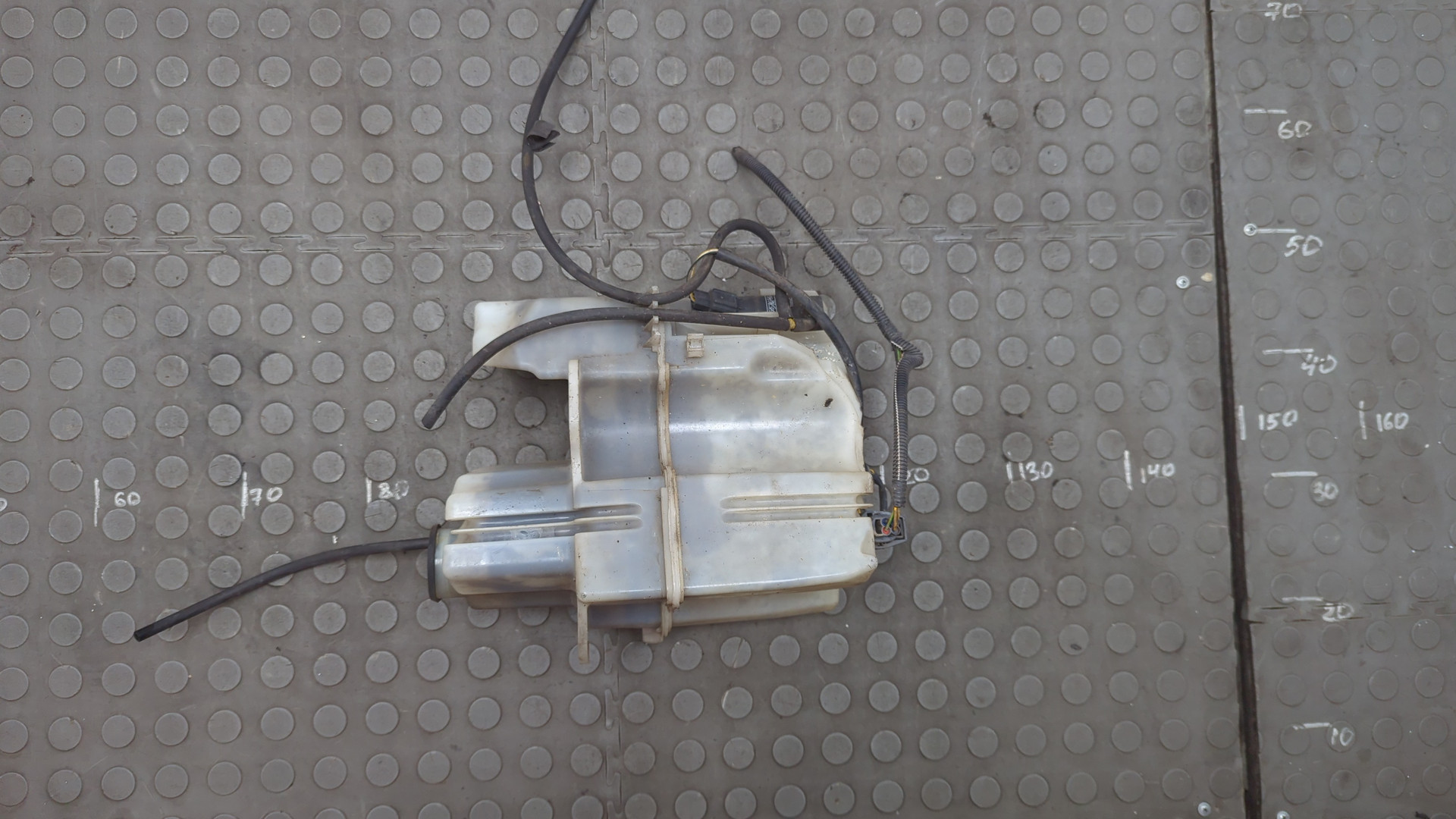 Бачок омывателя лобового стекла