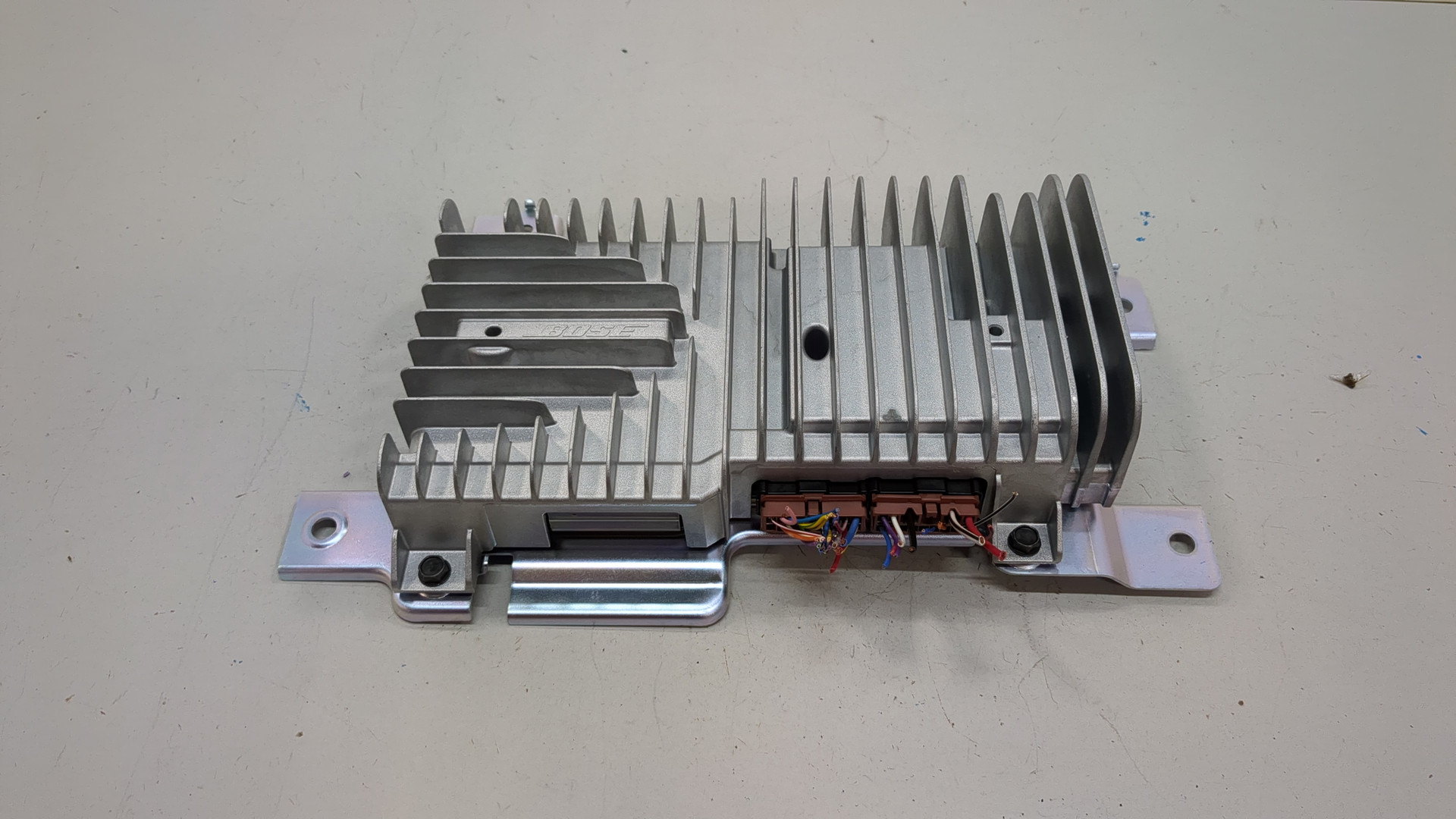 Усилитель акустической системы