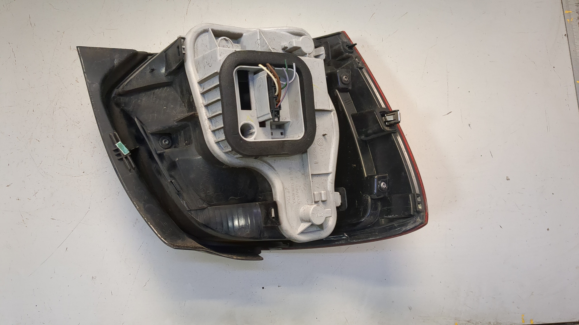 Фонарь задний правый