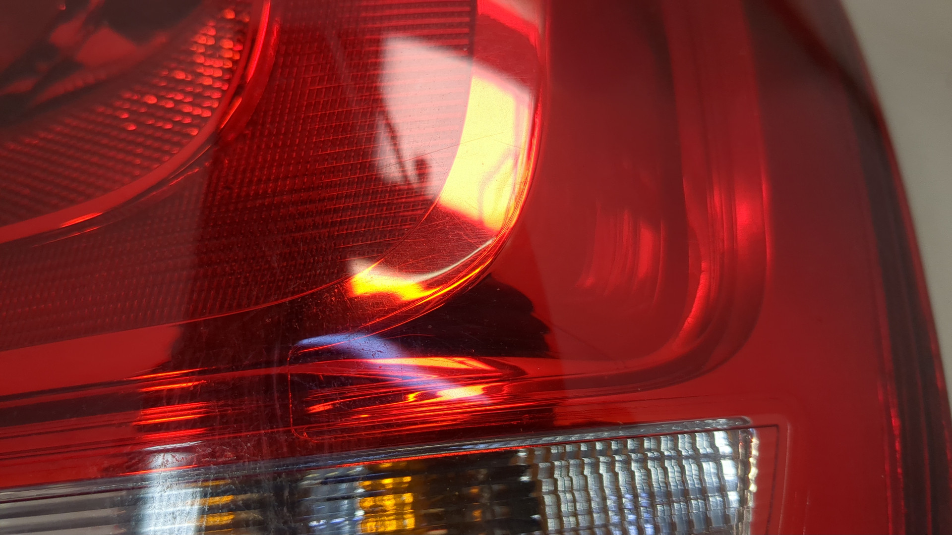 Фонарь задний правый