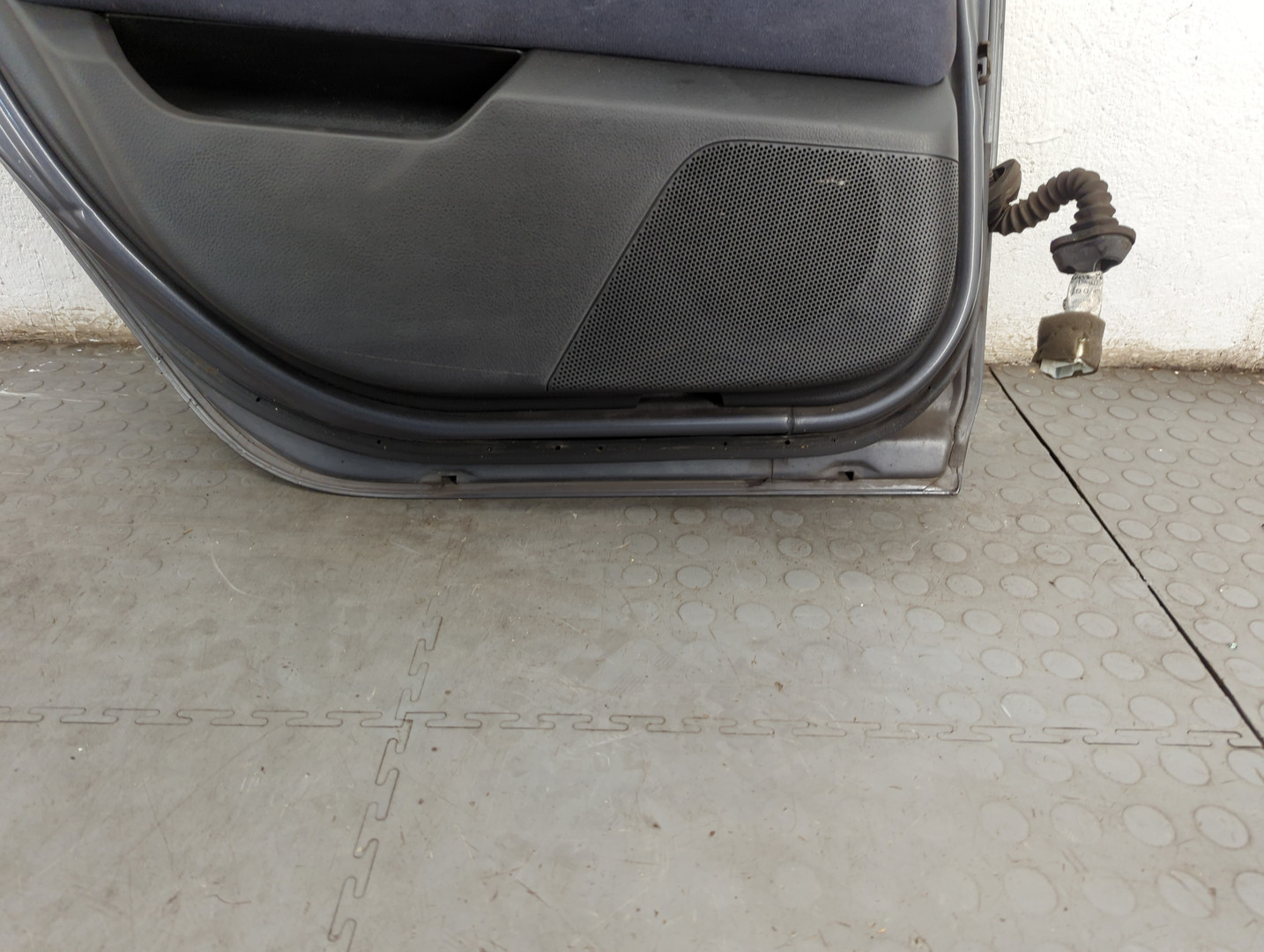 Дверь задняя левая