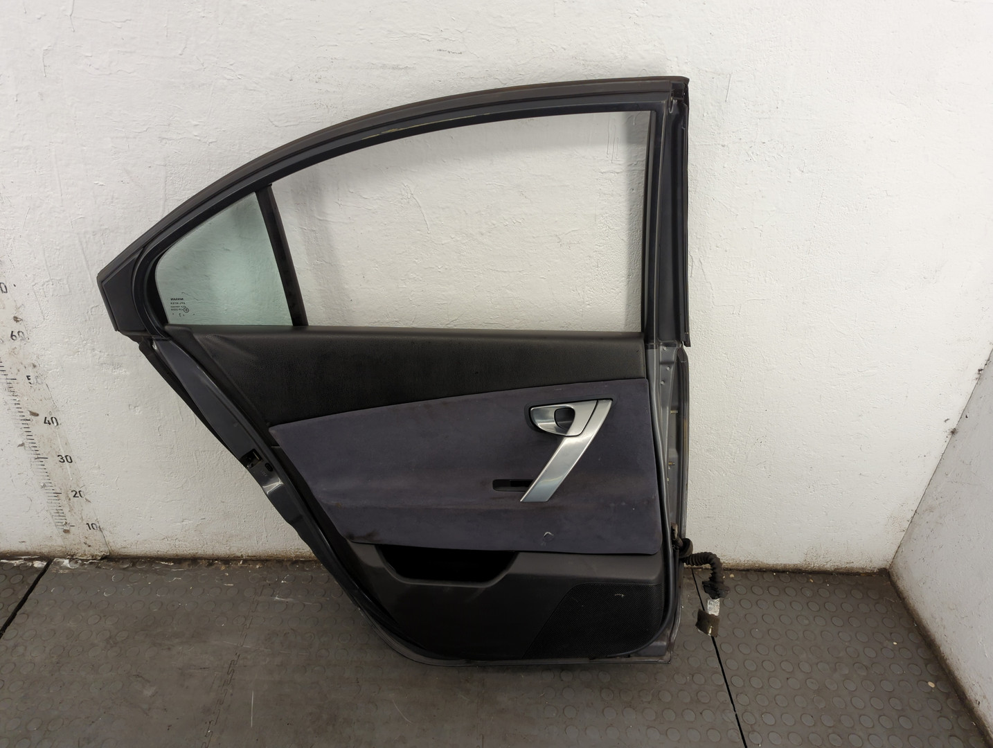 Дверь задняя левая