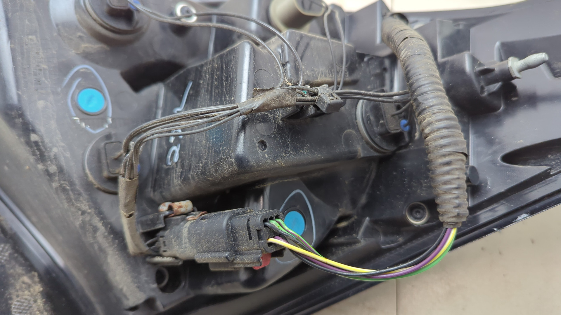 Фонарь задний правый