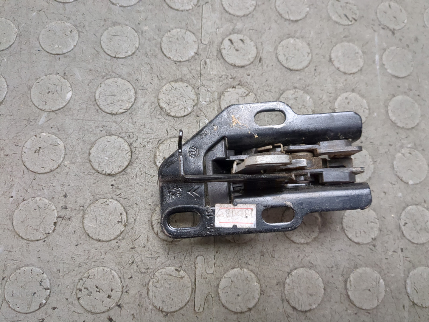 Замок двери задней правой