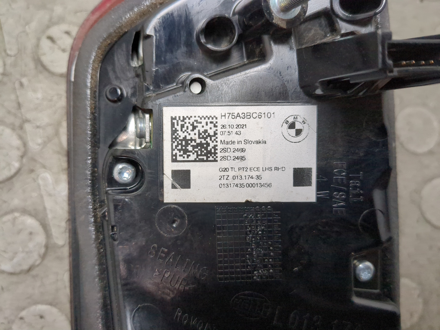 Фонарь задний внутренний левый