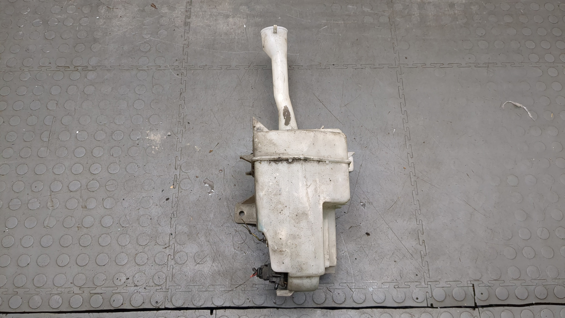 Бачок омывателя лобового стекла