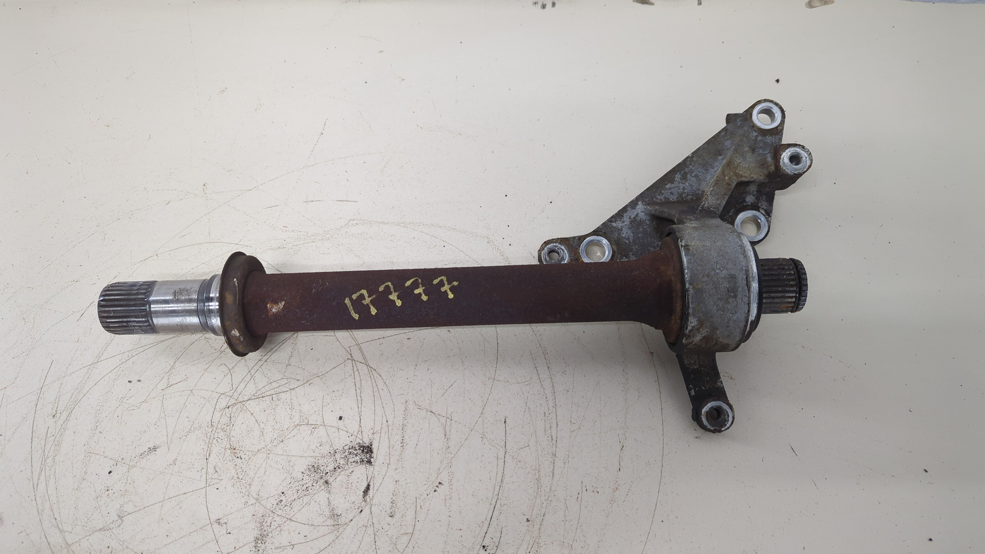 Полуось передняя правая