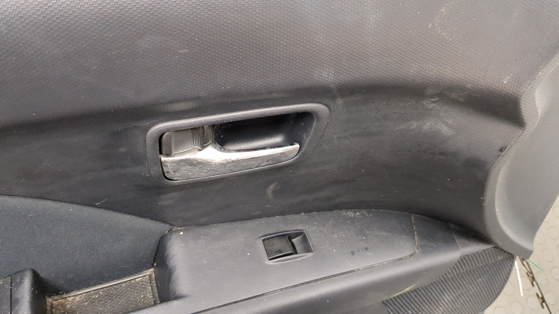 Дверь передняя левая