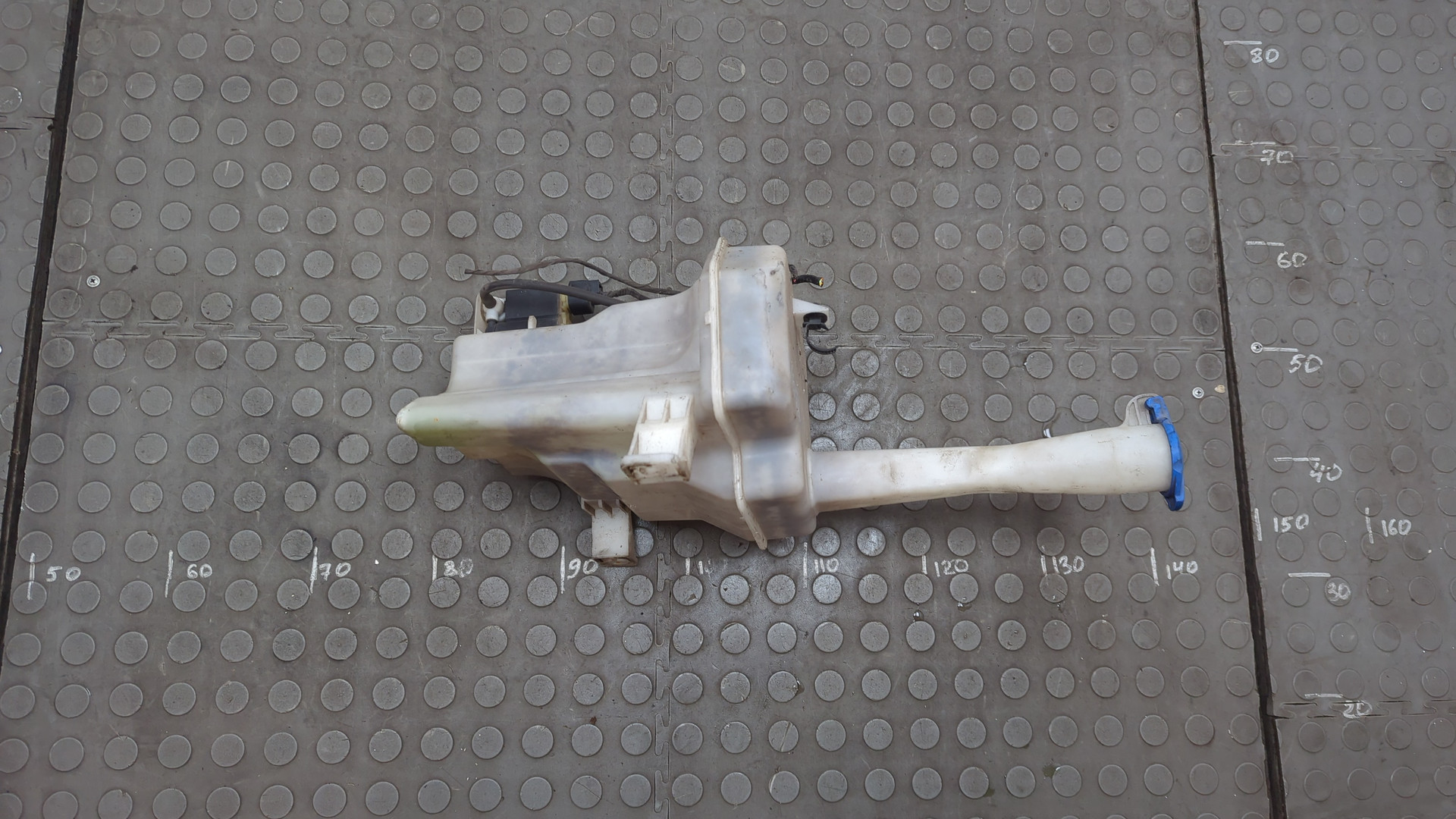 Бачок омывателя лобового стекла