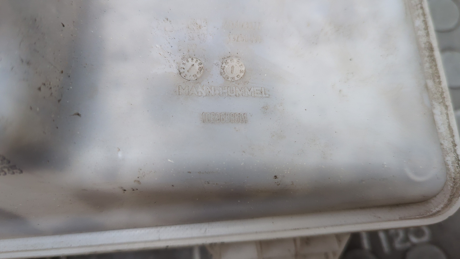 Бачок омывателя лобового стекла