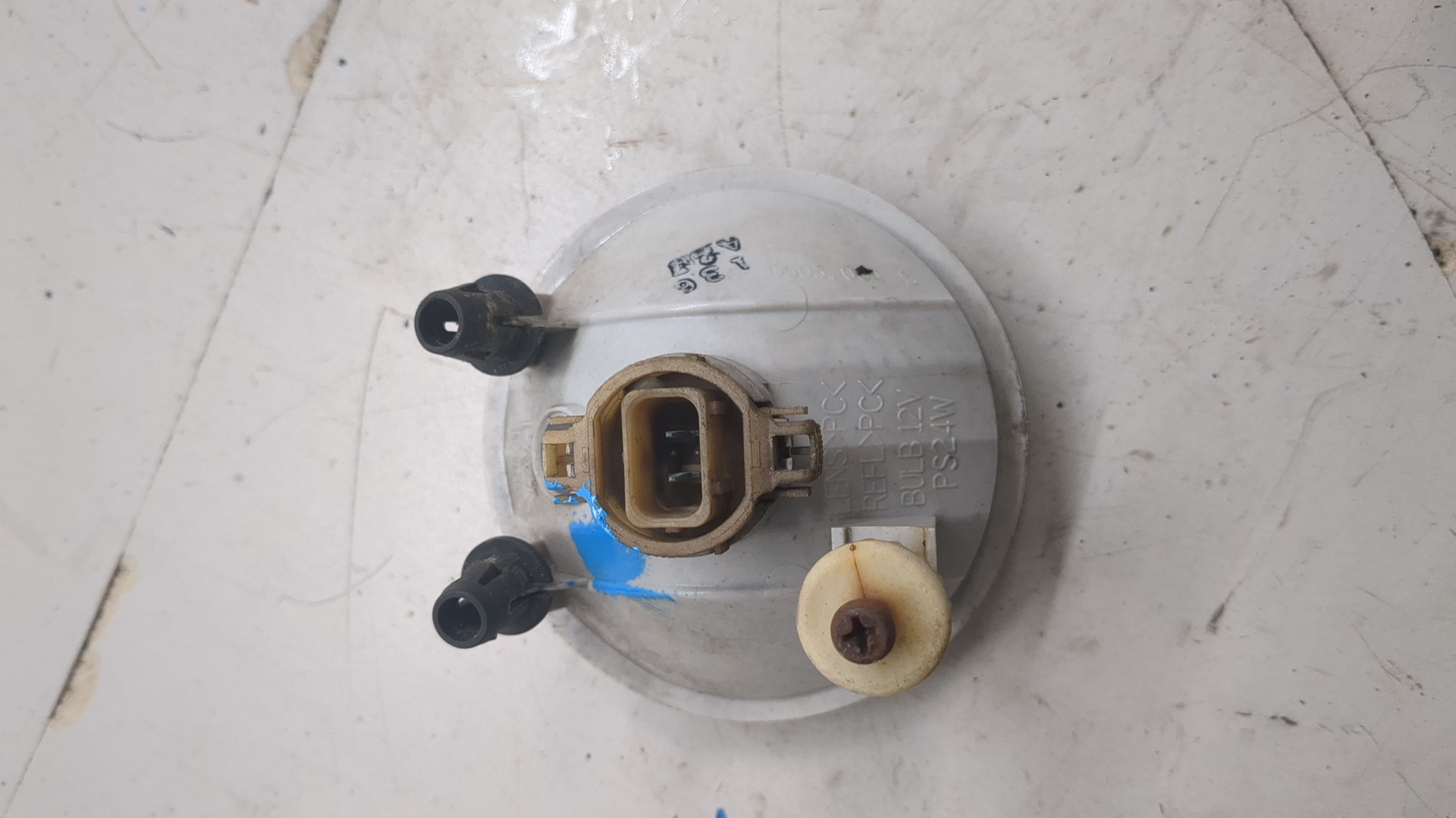 Фара противотуманная левая