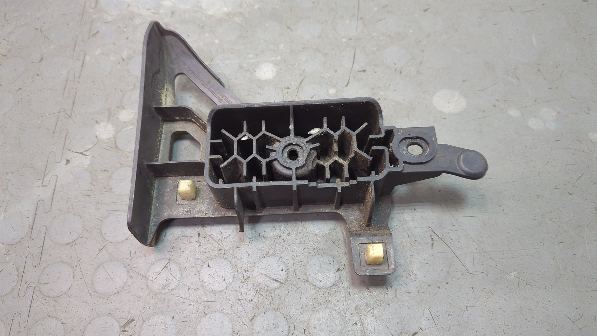 Заглушка поддомкратника