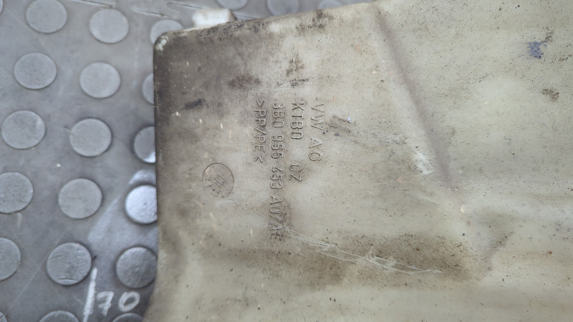 Бачок омывателя лобового стекла