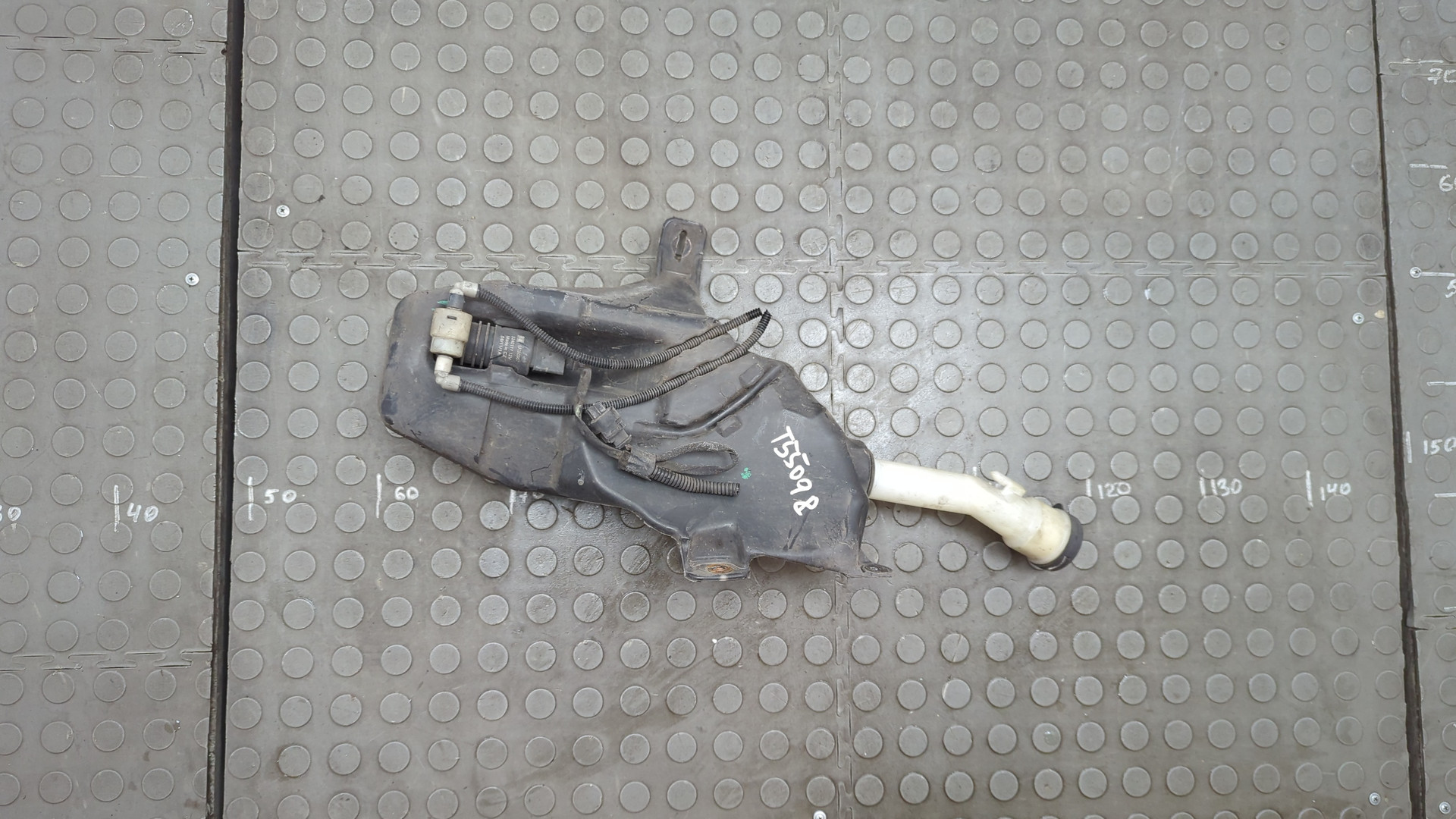 Бачок омывателя лобового стекла