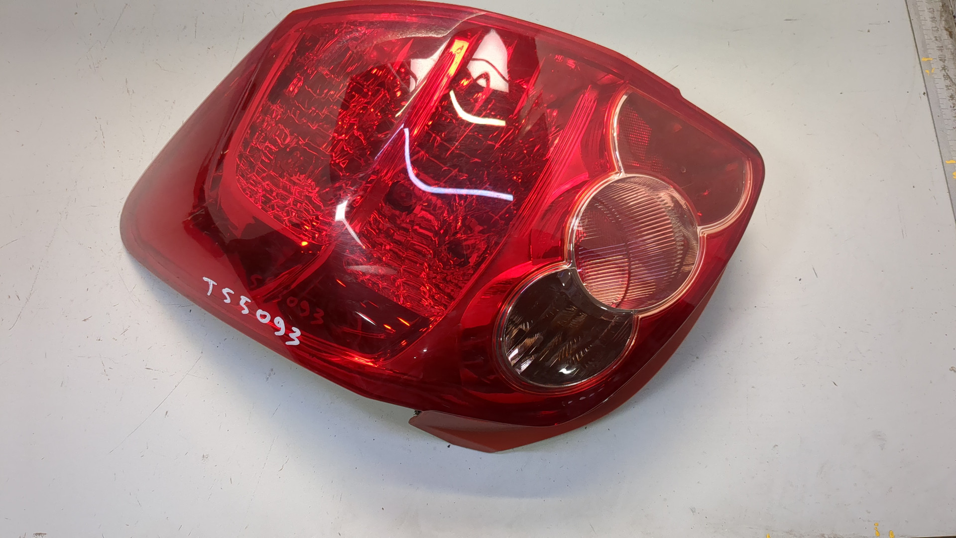 Фонарь задний правый
