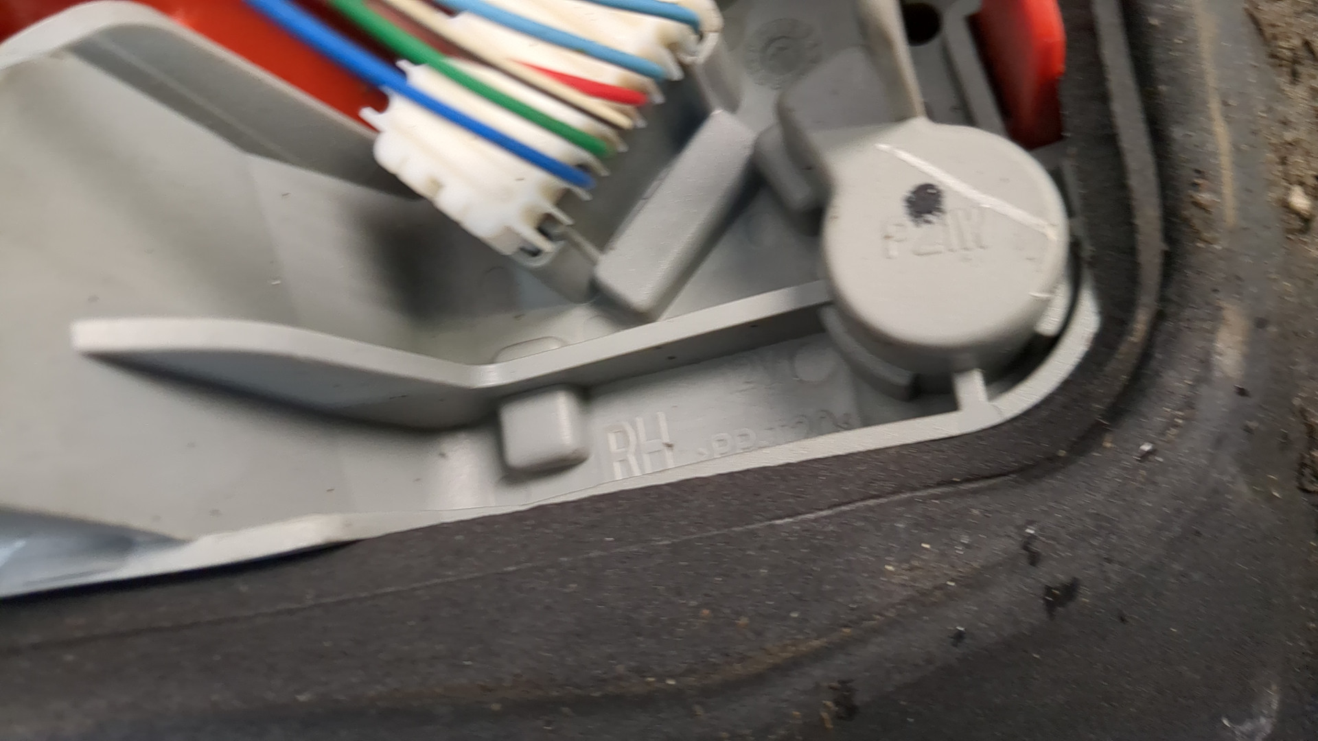 Фонарь задний правый