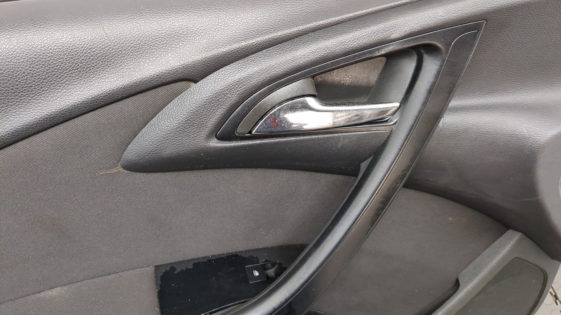 Дверь передняя левая