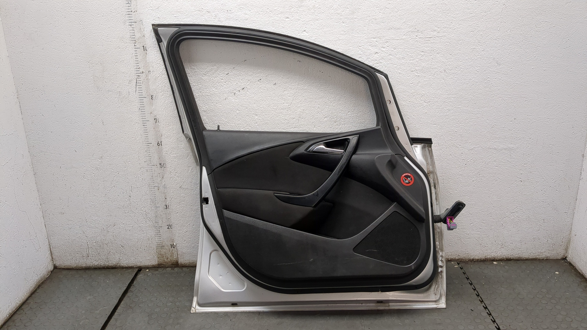 Дверь передняя левая