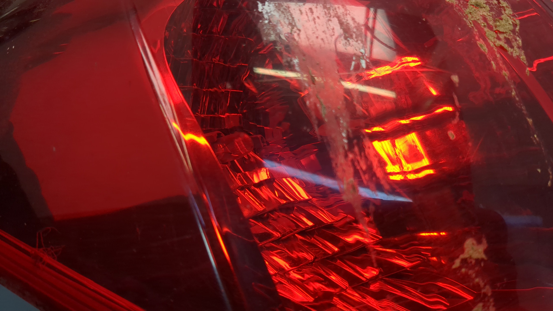 Фонарь задний левый