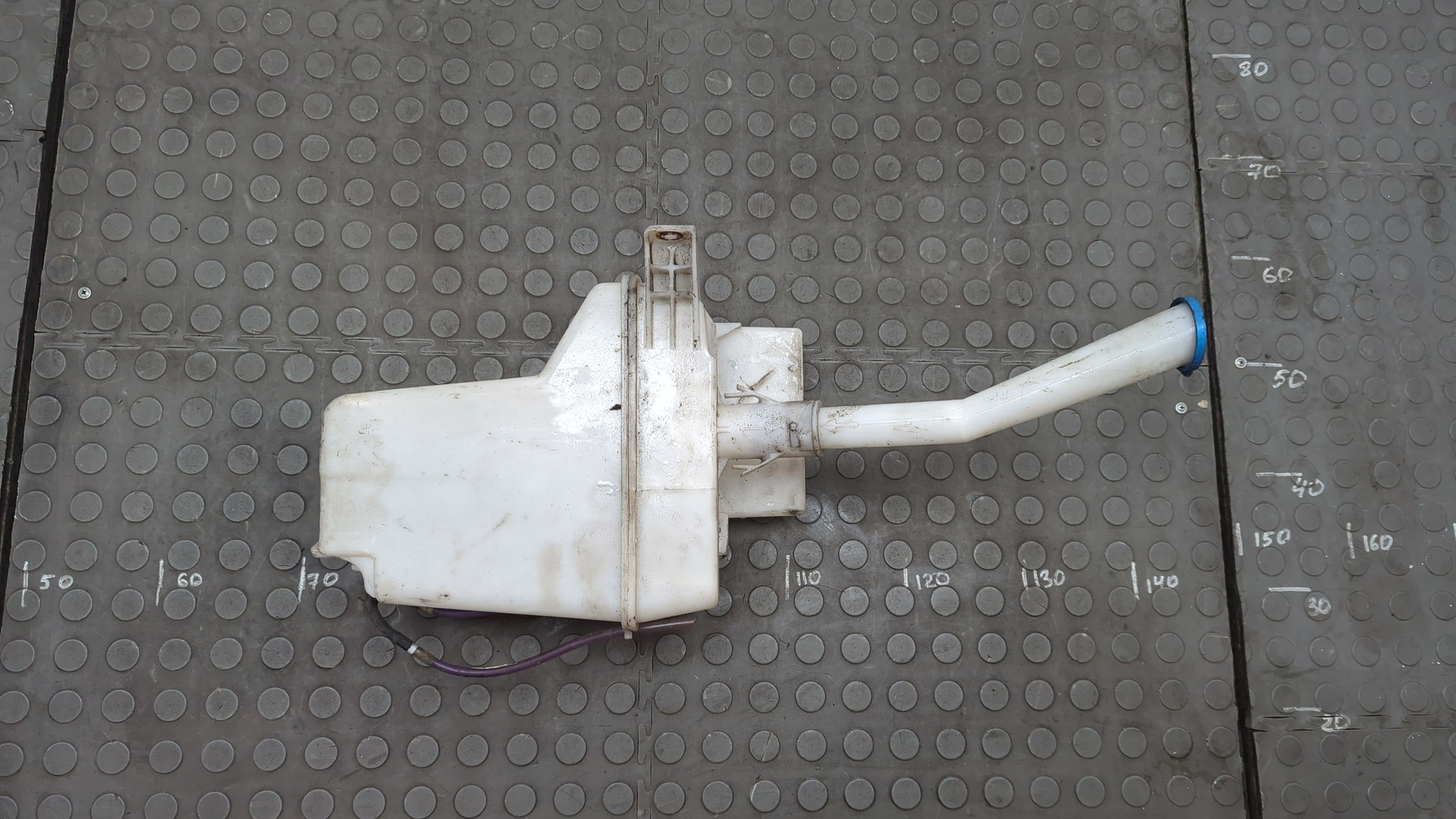 Бачок омывателя лобового стекла