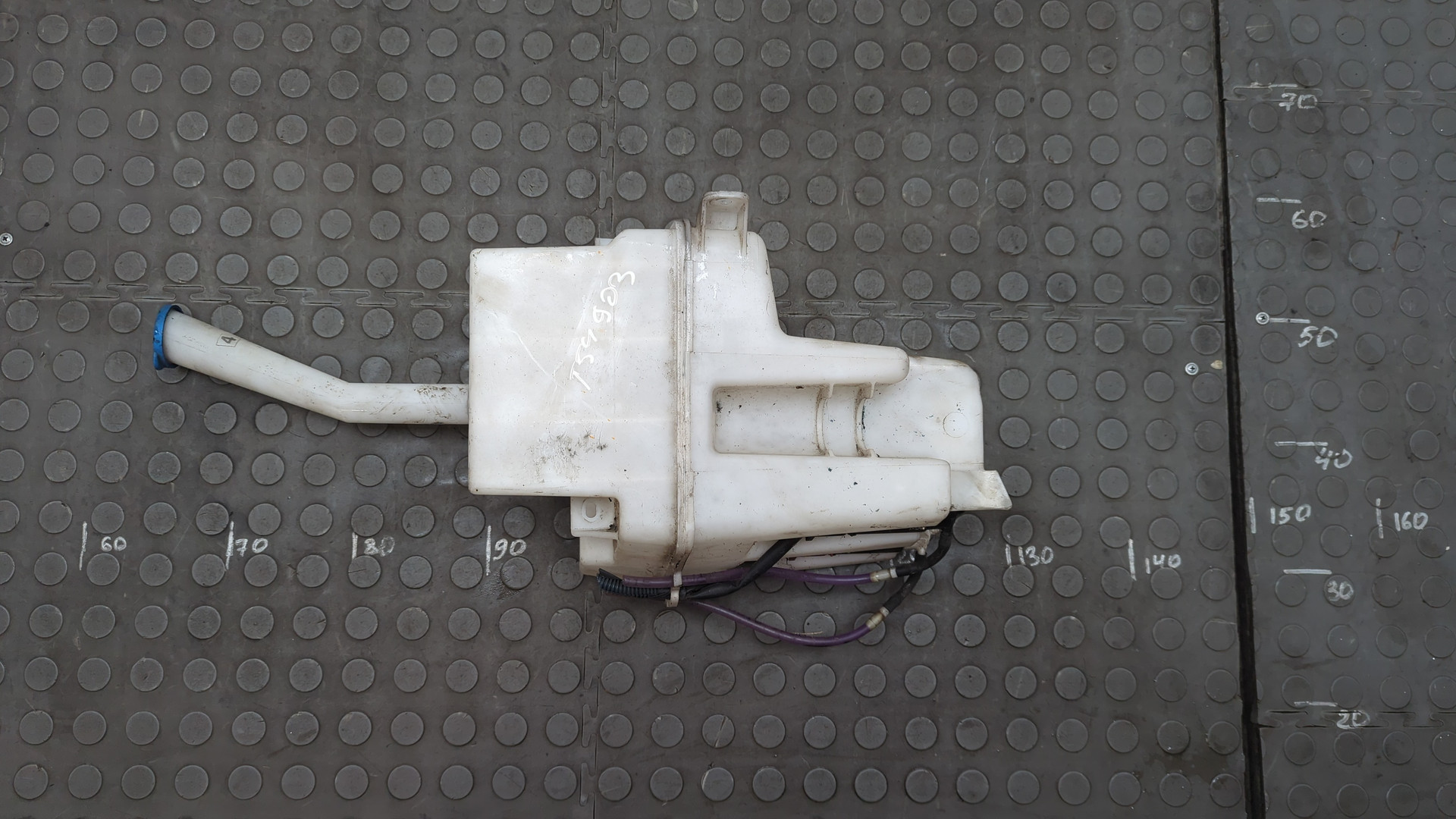 Бачок омывателя лобового стекла