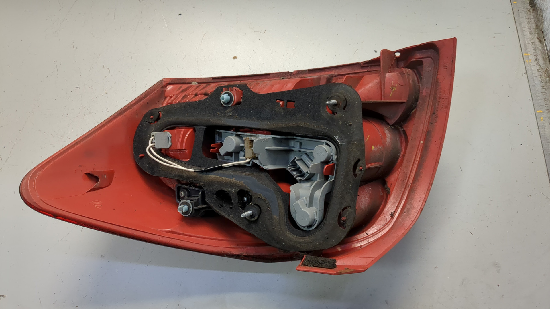 Фонарь задний левый