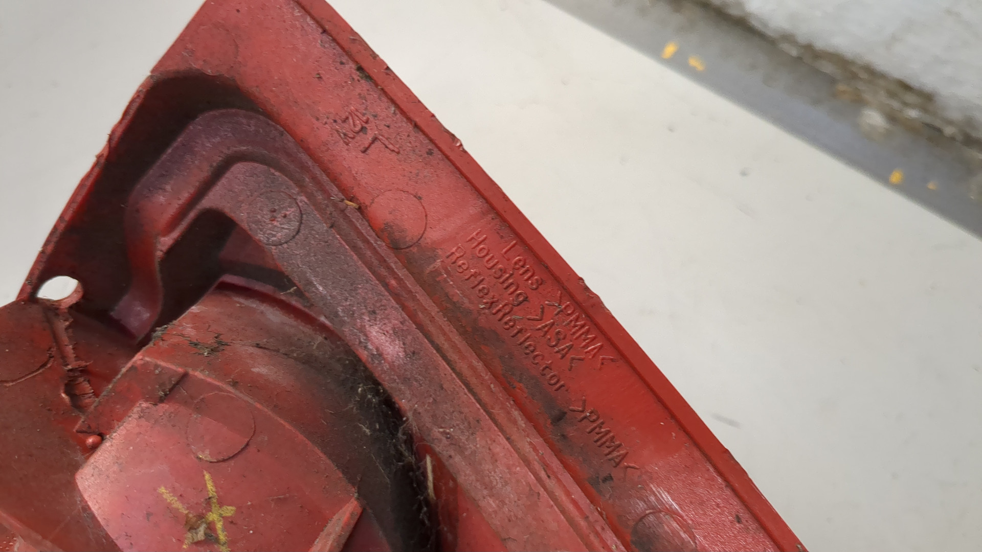 Фонарь задний левый