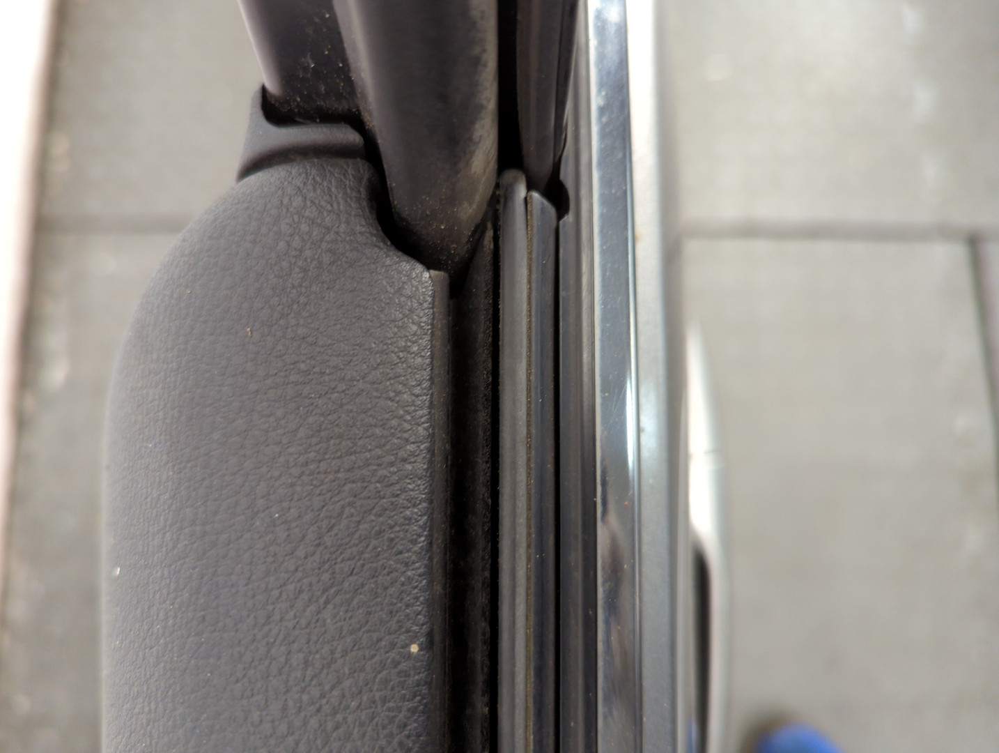 Дверь передняя левая