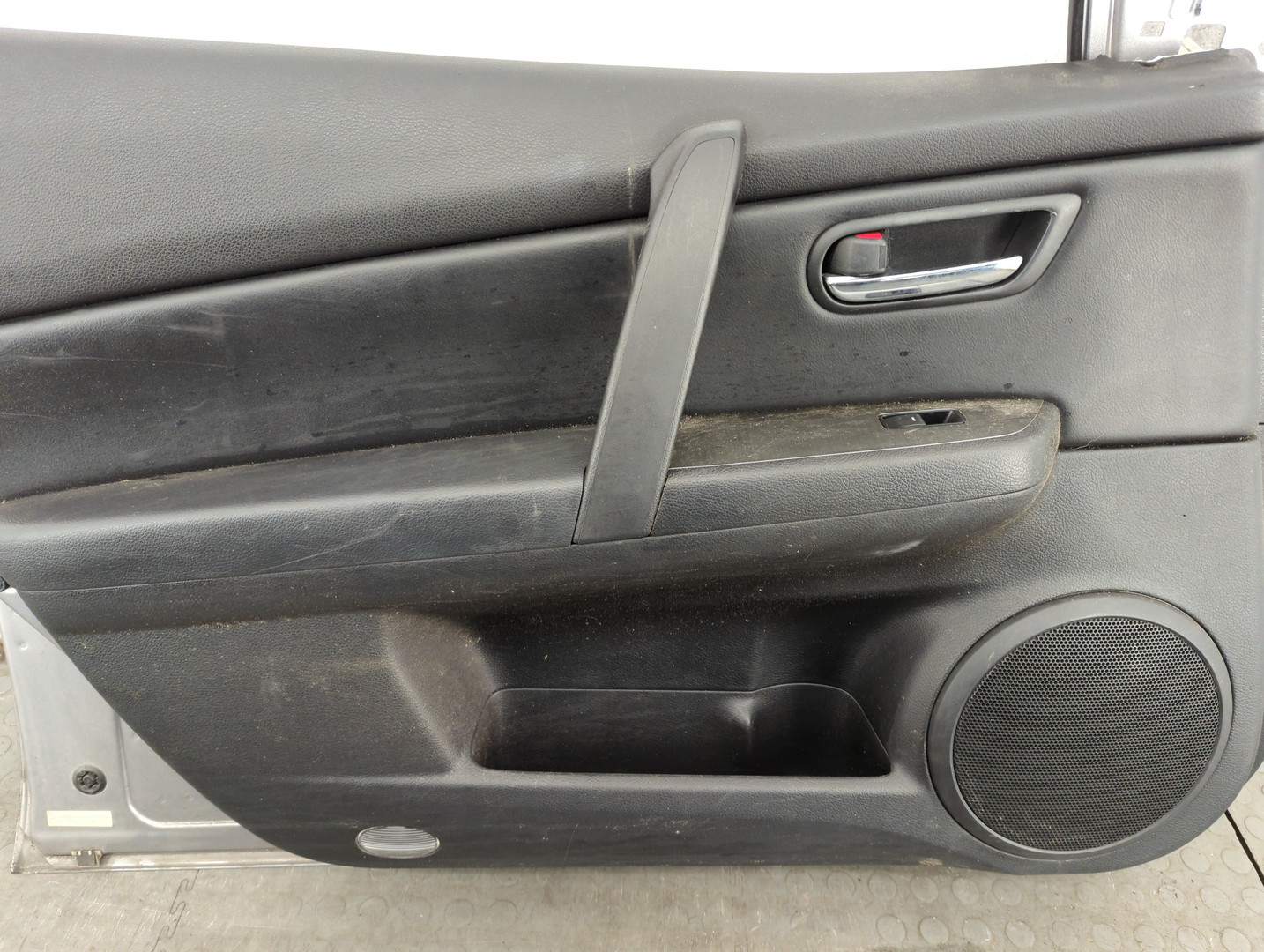 Дверь передняя левая