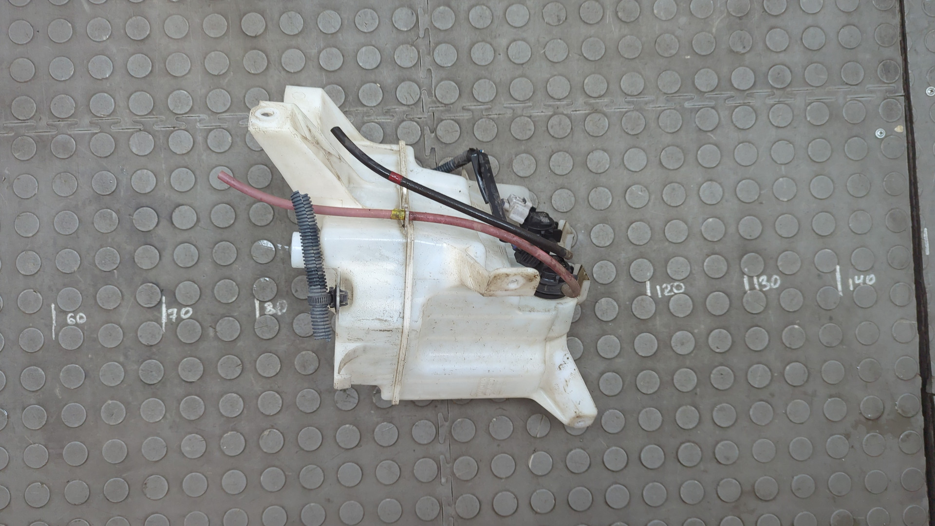 Бачок омывателя лобового стекла