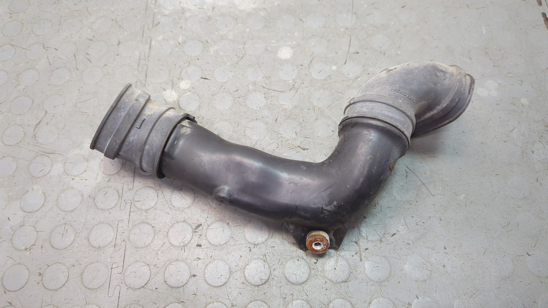 Патрубок воздушного фильтра