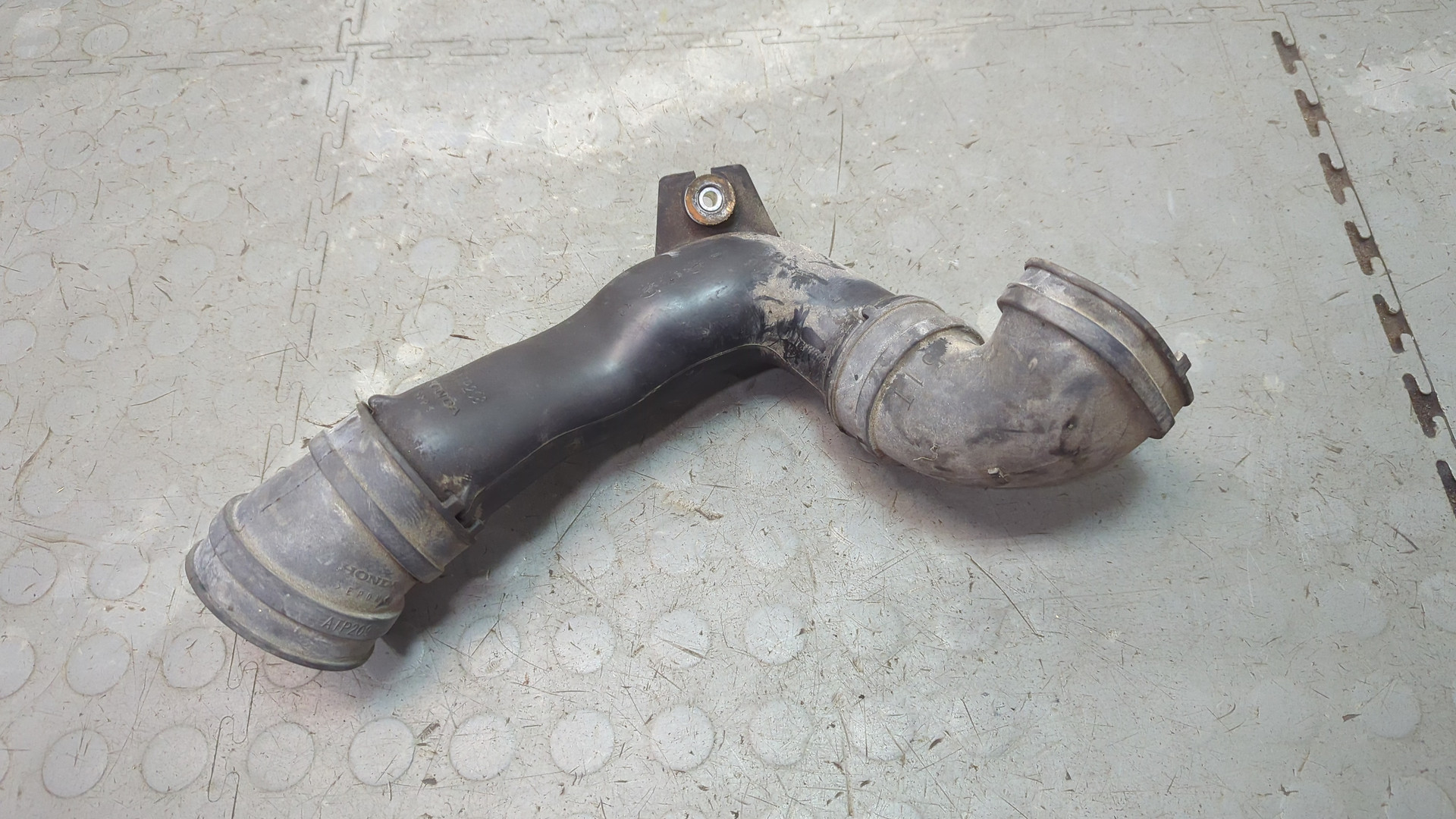 Патрубок воздушного фильтра