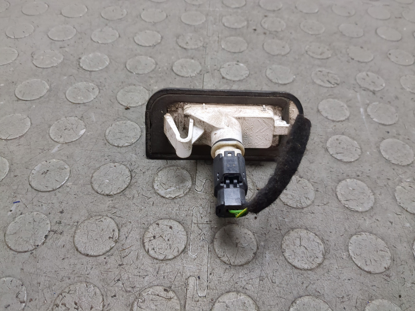 Фонарь подсветки номера