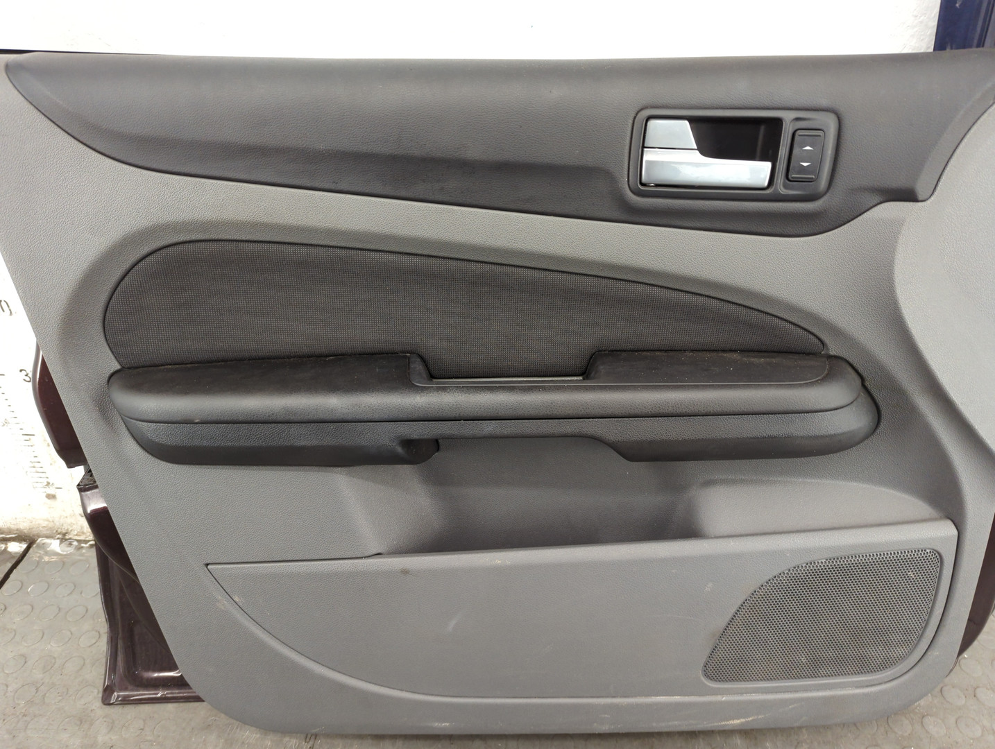 Дверь передняя левая