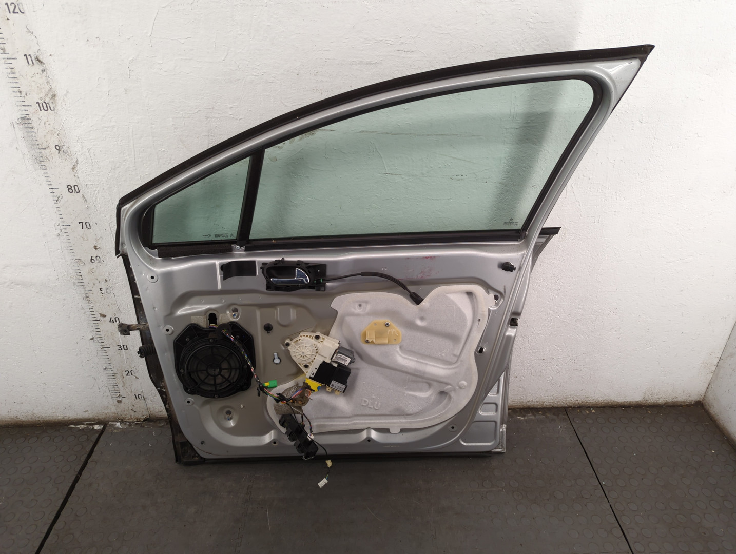 Дверь передняя правая