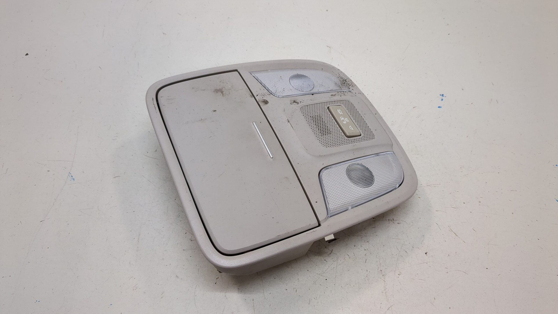 Плафон салонный