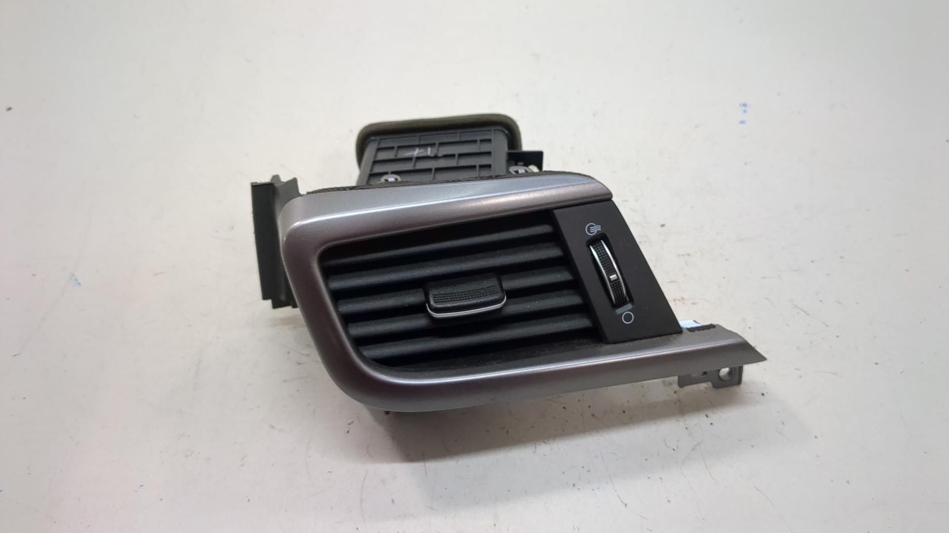 Дефлектор воздушный