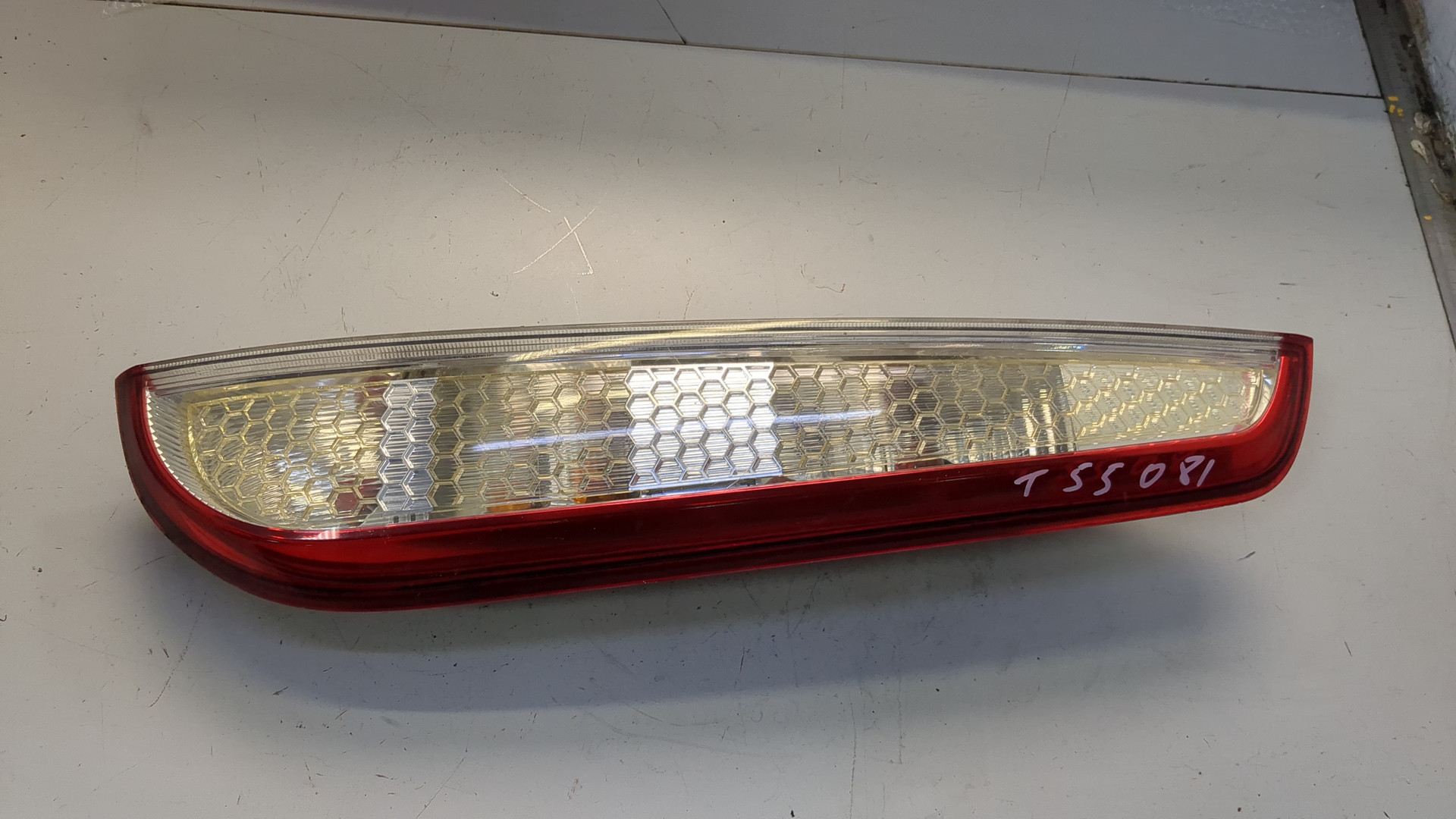 Фонарь задний правый