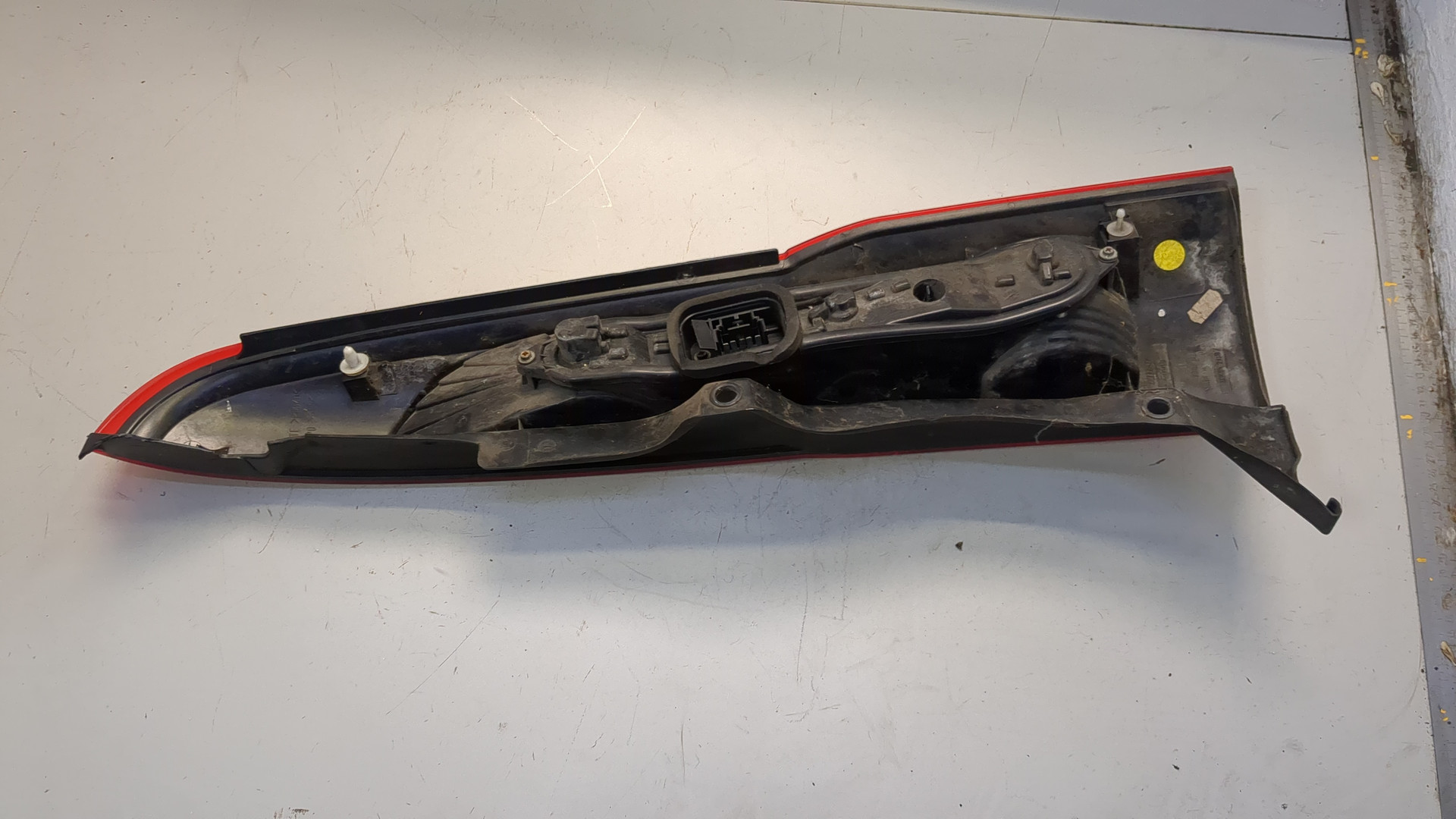 Фонарь задний левый