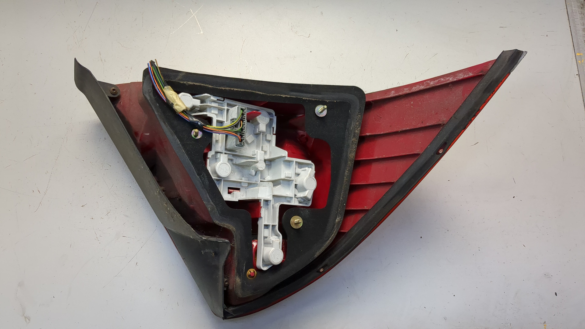 Фонарь задний правый