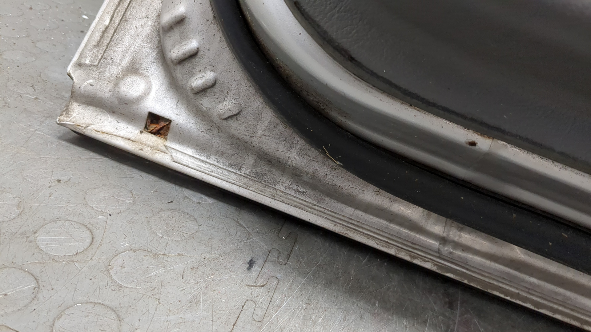 Дверь задняя правая