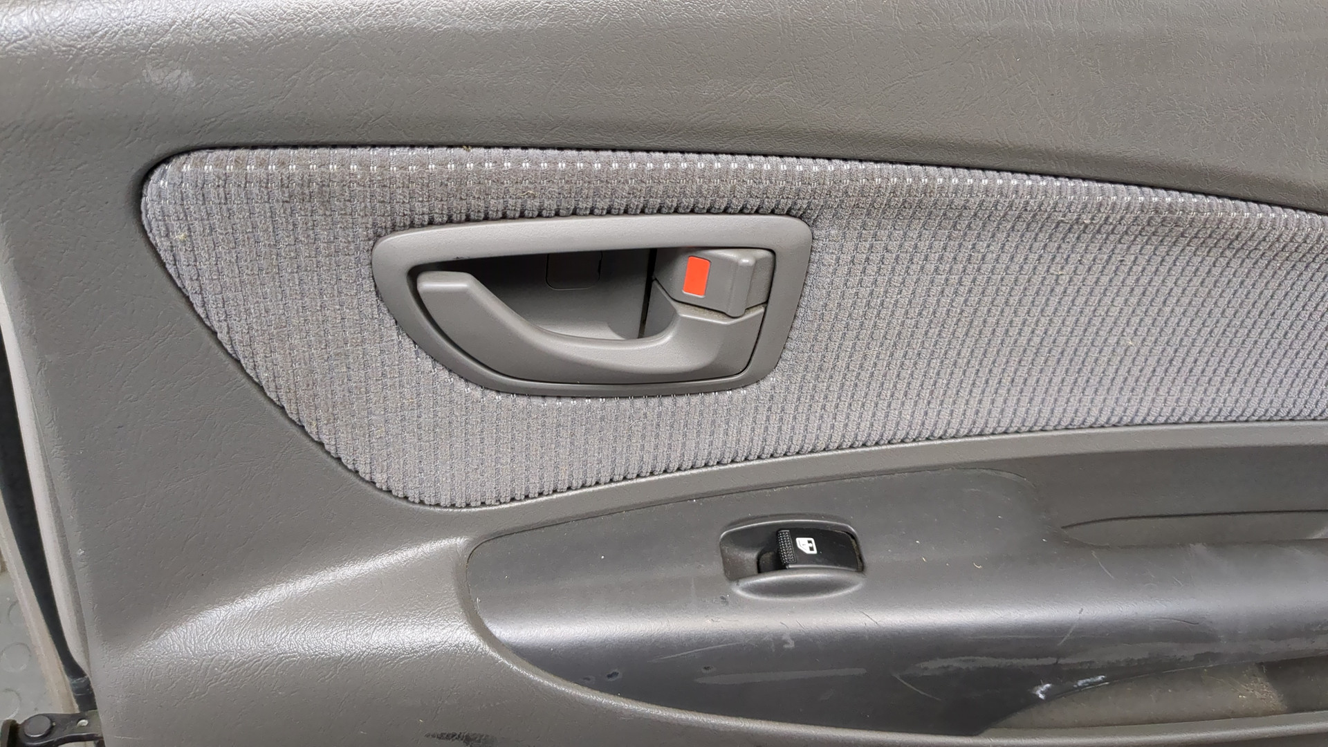 Дверь задняя правая