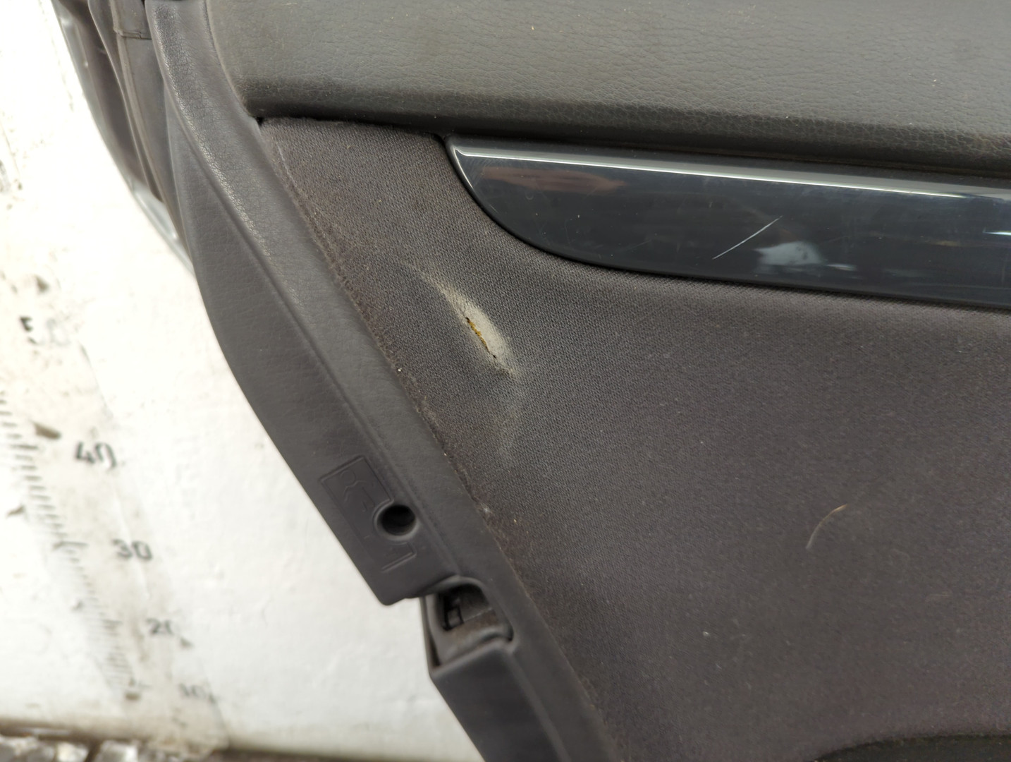 Дверь задняя левая