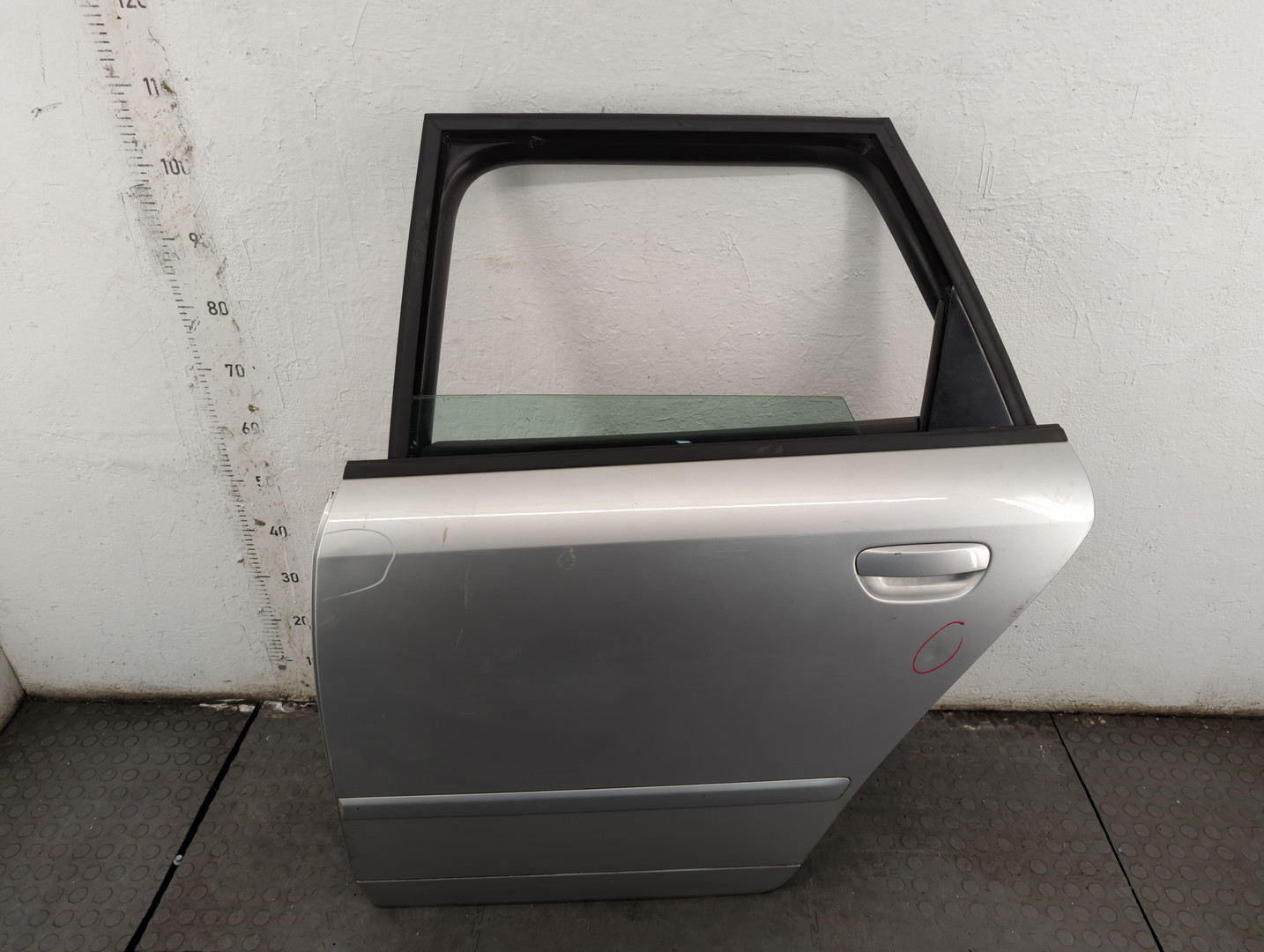 Дверь задняя левая