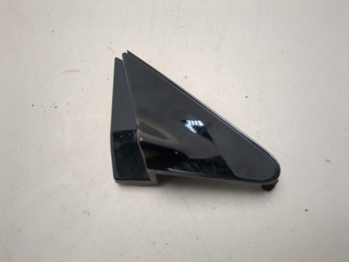 Накладка переднего крыла правого