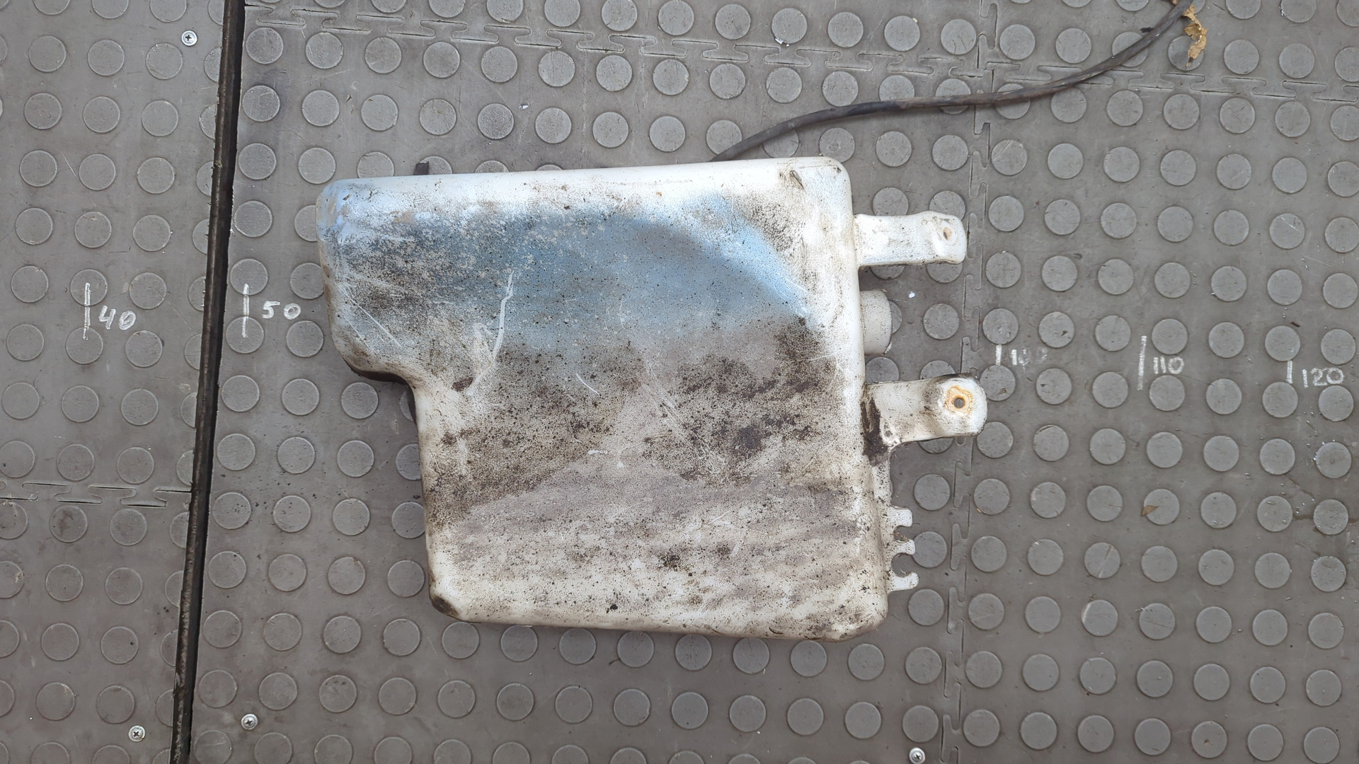 Бачок омывателя лобового стекла